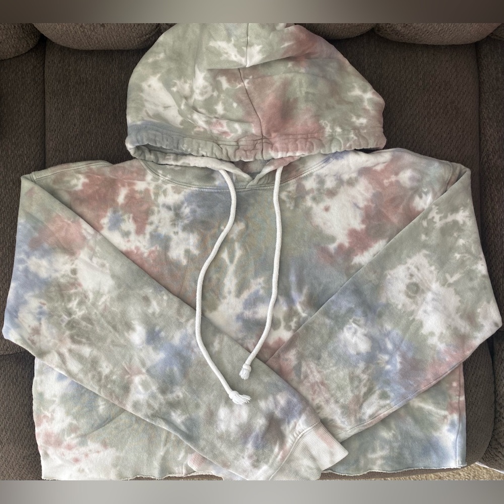 Wild Fable tie-dye cropped hoodie (NWOT)